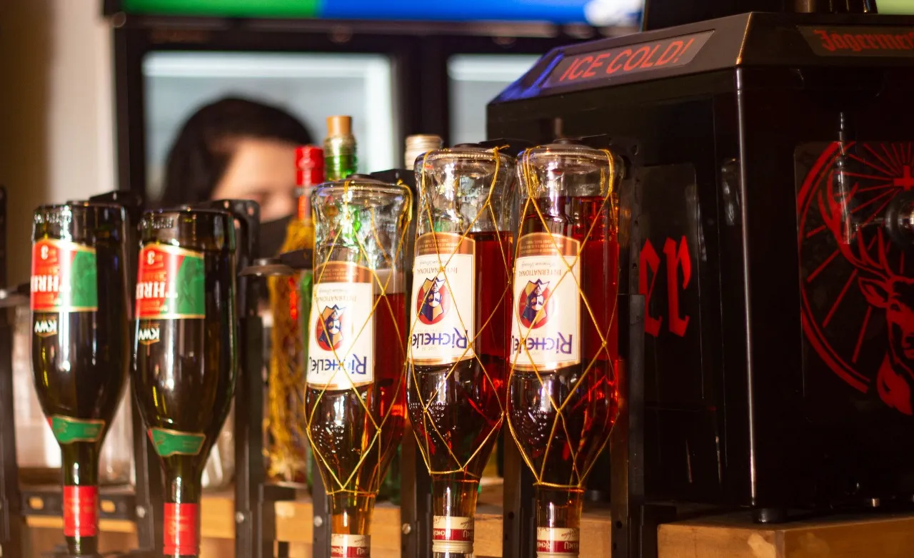HOTSPOT SPORTS BAR UITENHAGE - Image 2