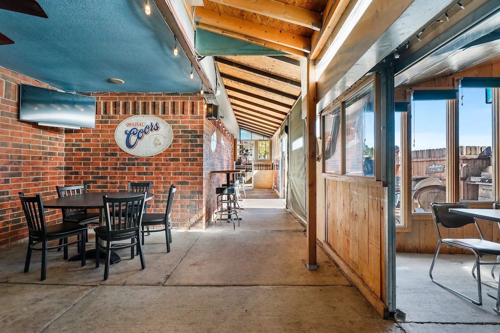 Detour Lounge - Image 4