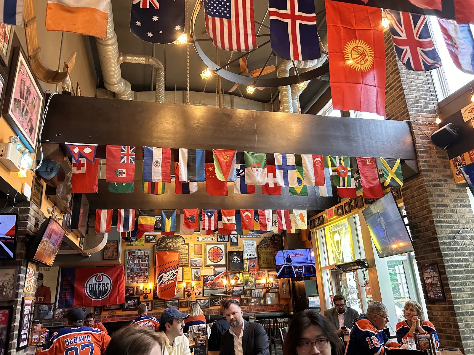 Kelly's Pub - Image 3