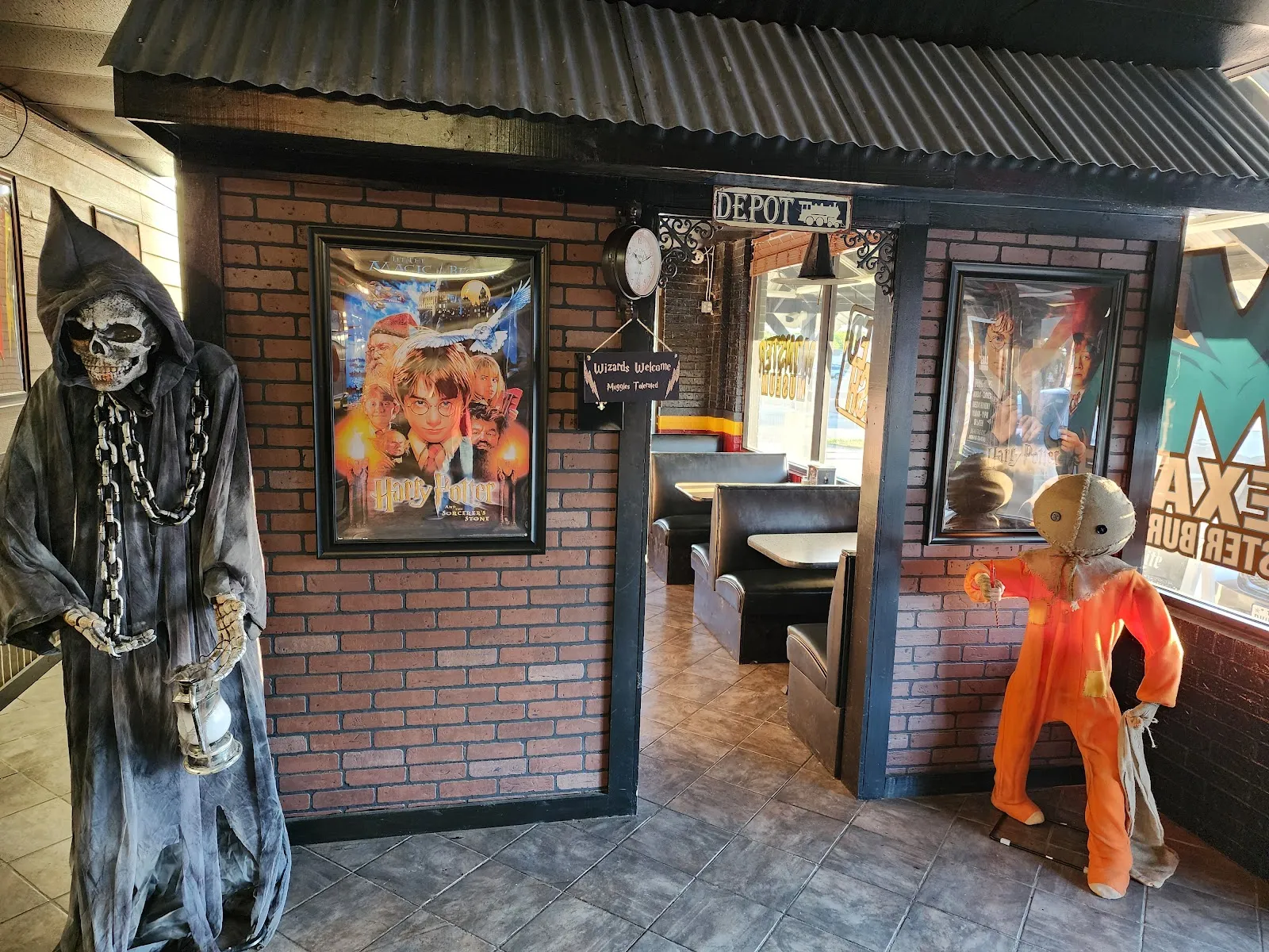 TEXAS MONSTER BURGER SPORTS BAR & GRILL - Image 4