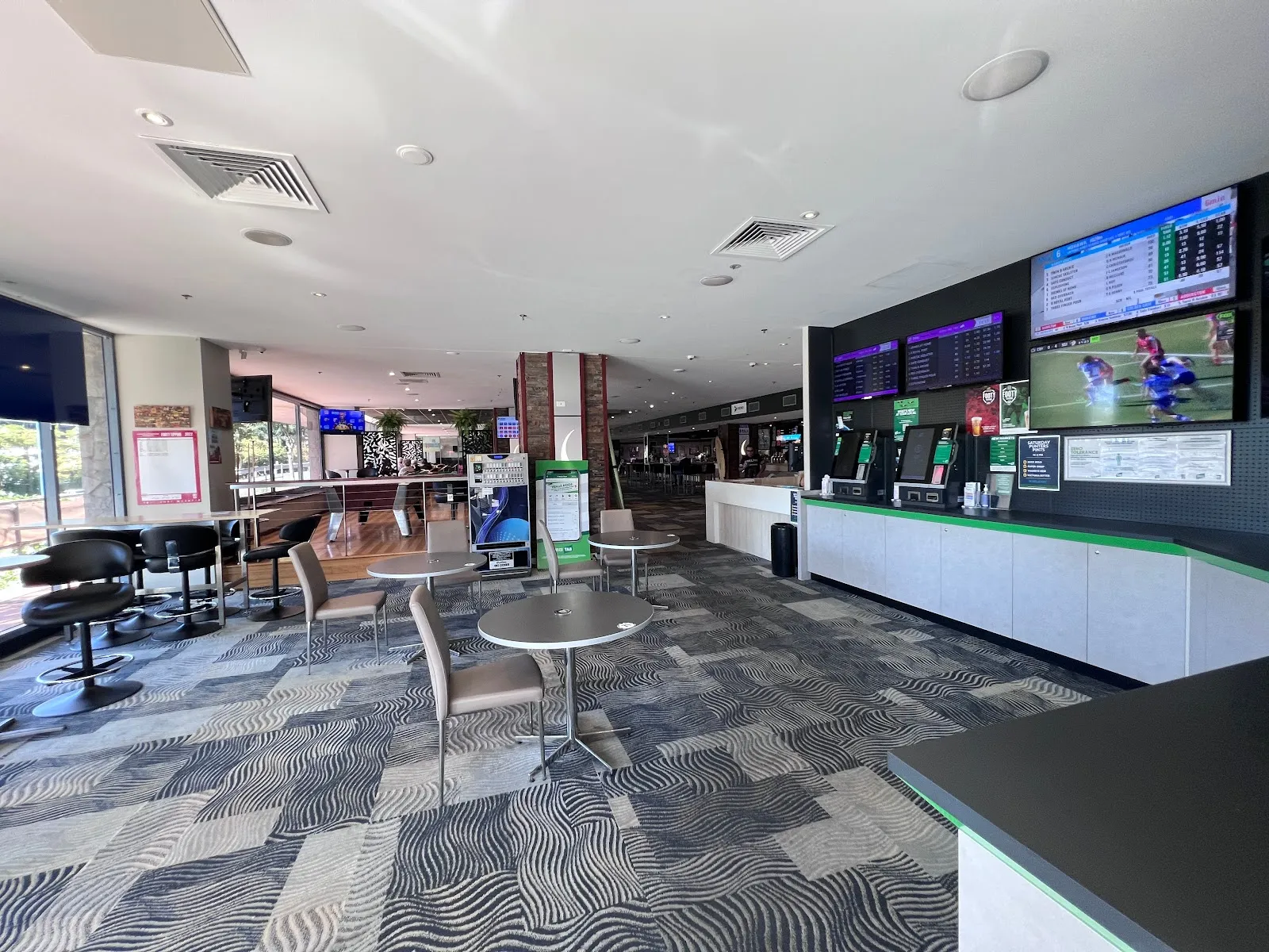 Club Burleigh - Image 4