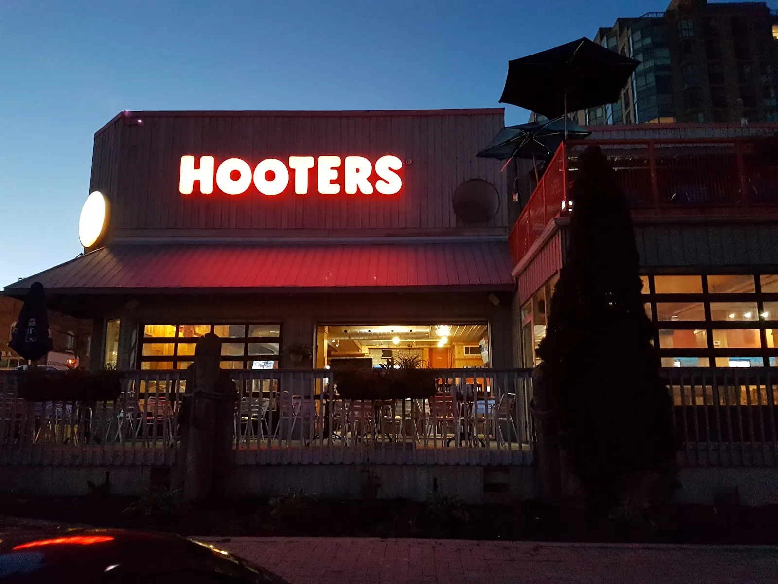 Hooters Barrie - Image 3