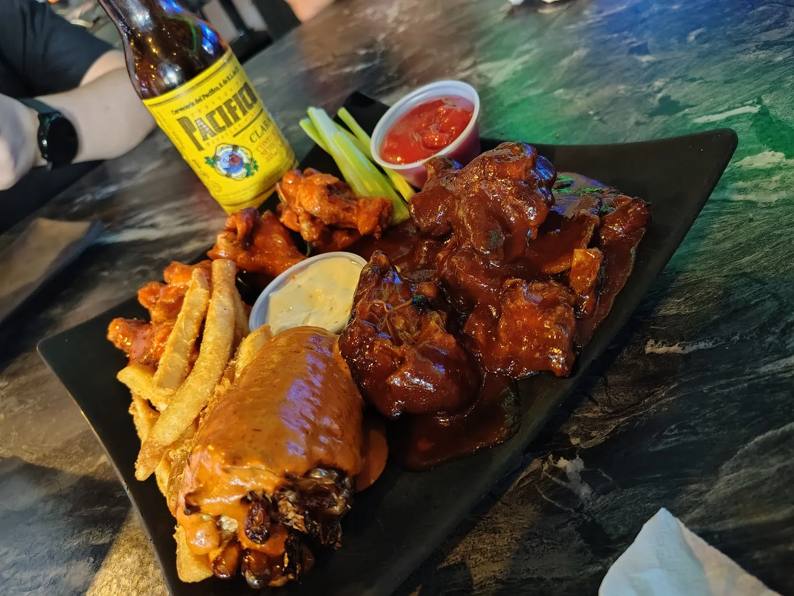 SkyGamers Sports Bar - Image 3
