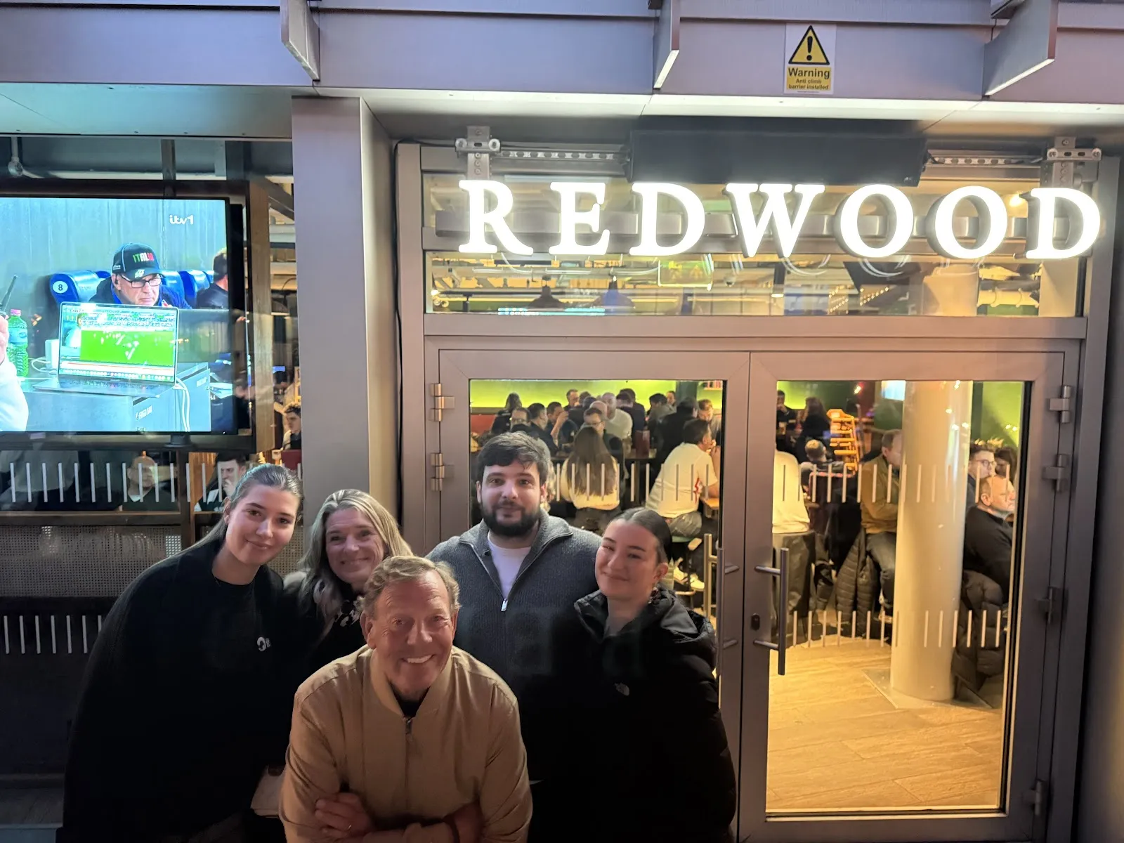 Redwood Sports Pub & Kitchen logo