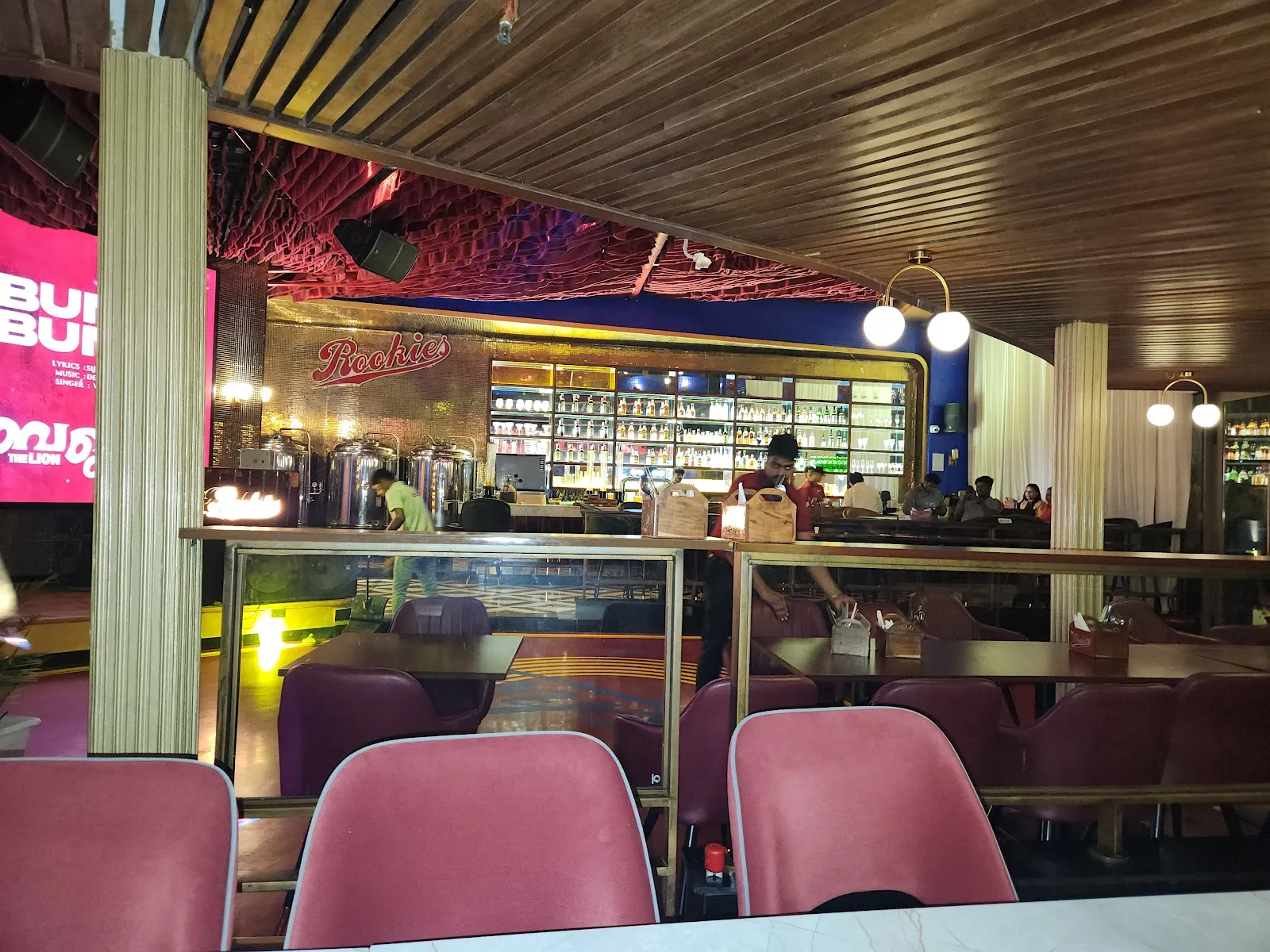 Rookies Sports Bar & Grill - Image 2