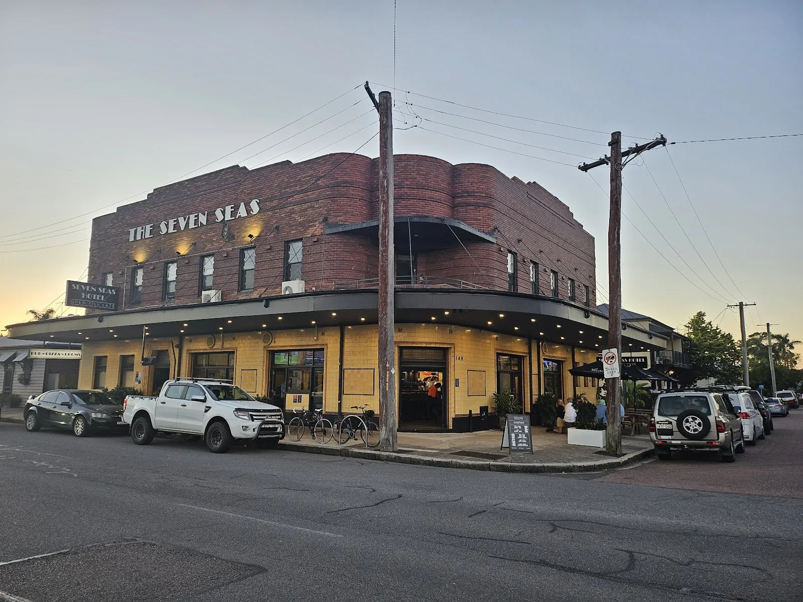 Seven Seas Hotel - Image 2