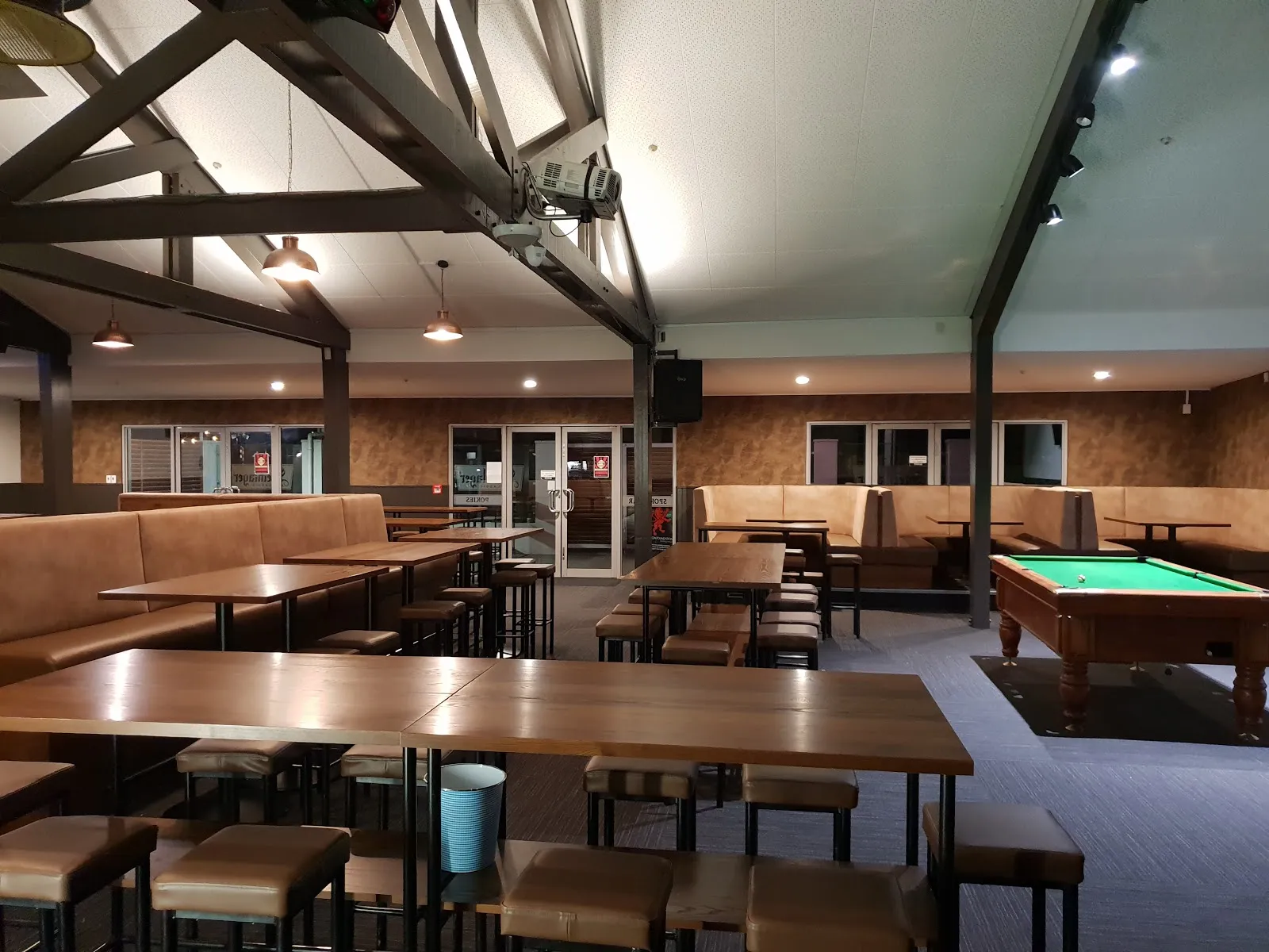 Tinwald Tavern Bar - Image 3