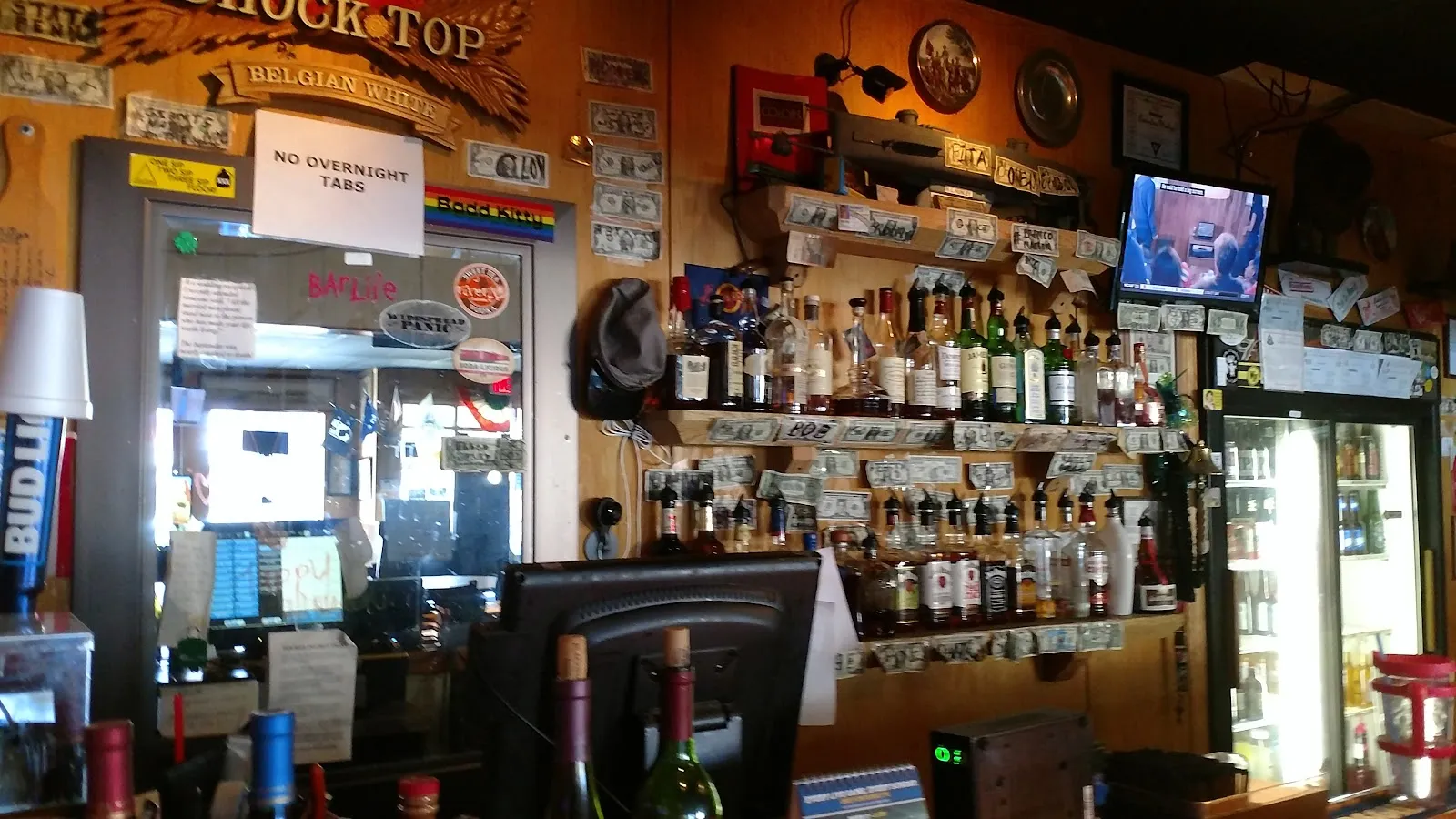 Hunley's Neighborhood Grill - Image 3