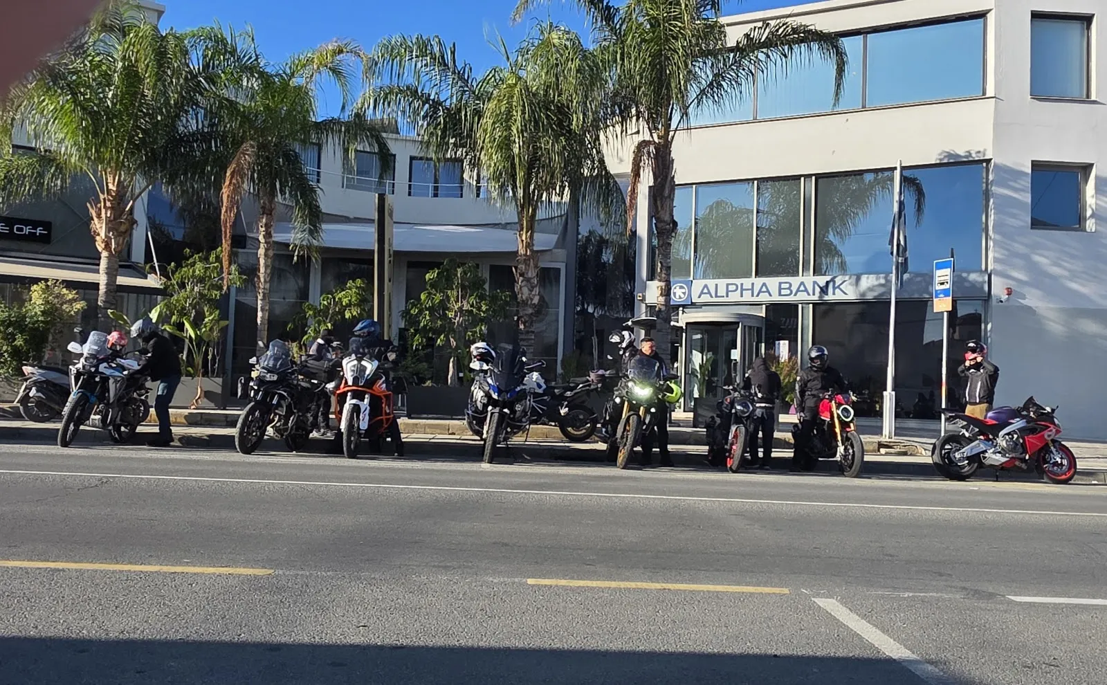 Time-Off Cafe, Pool, Video & Table Games - Image 4