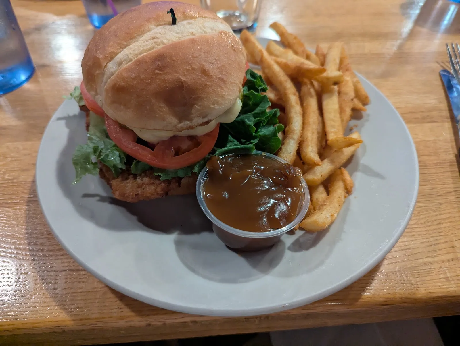 Bears Den Sports Bar & Eatery - Image 2