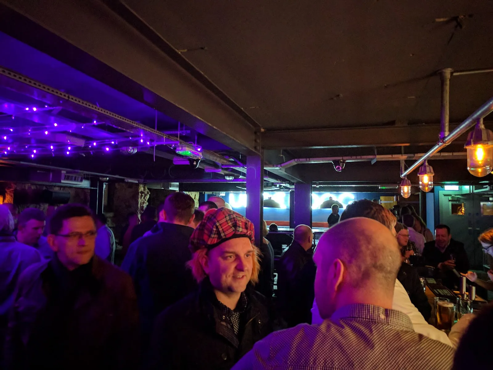 UnderDog Sports Bar - Image 3