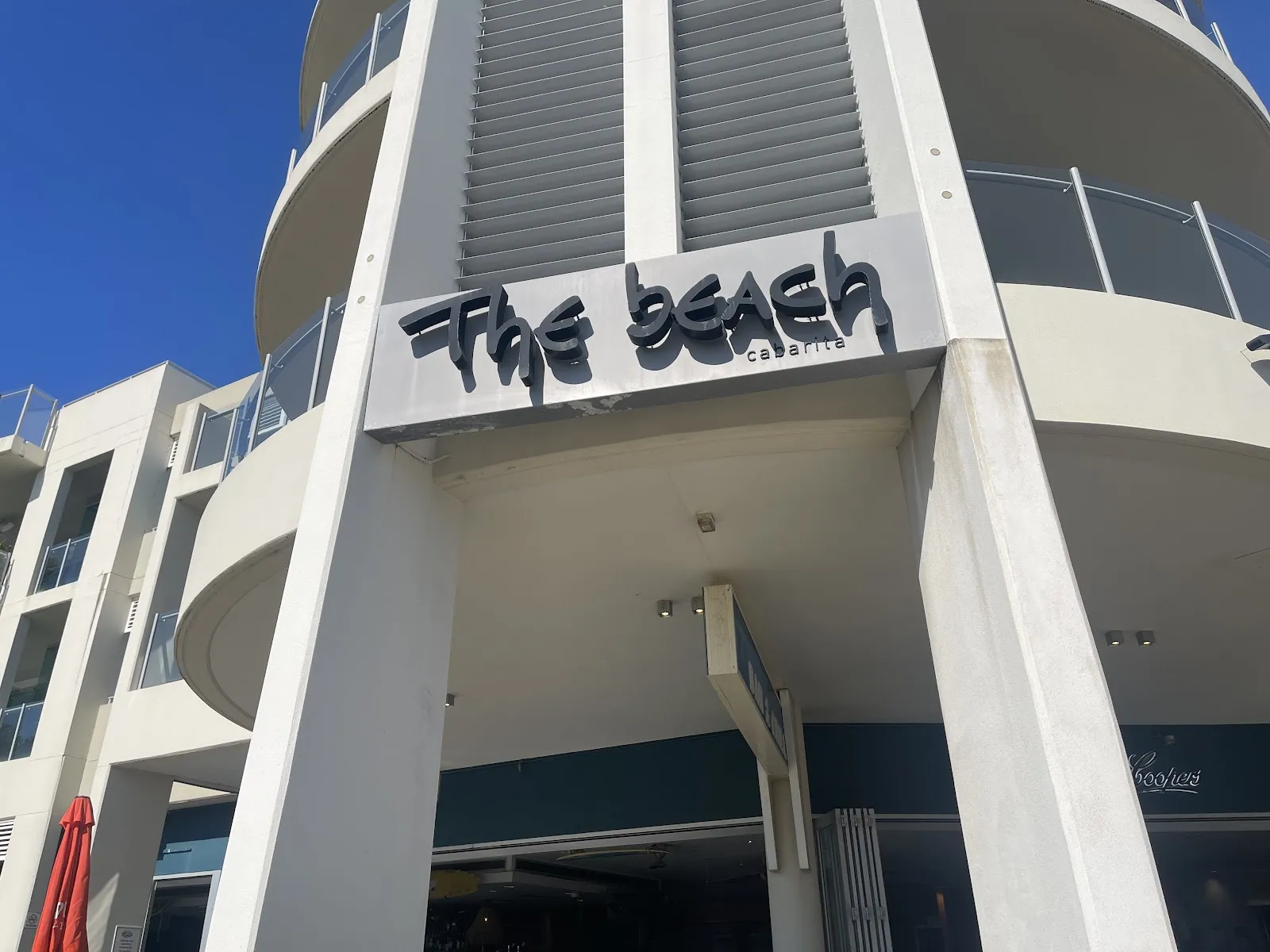 Cabarita Beach Hotel - Beach Bar & Grill - Image 2
