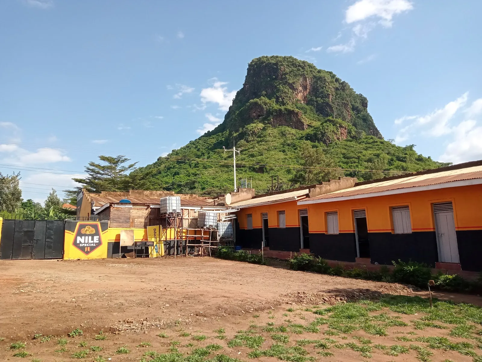 Ray's Sports Bar & Guest House, Tororo - Image 3