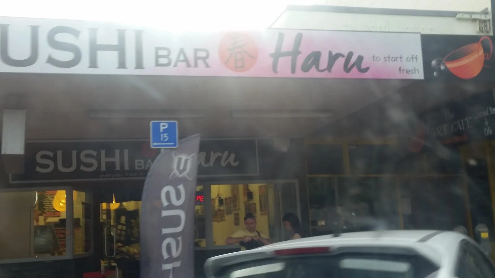 Mo's Bar logo
