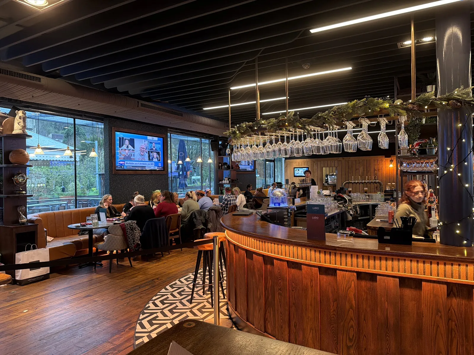 Ludo Sports Bar & Kitchen - Image 3