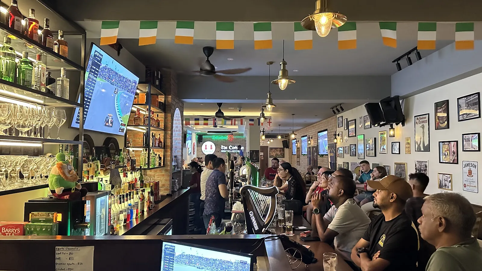 The Corkman Irish Bar & Restaurant - Image 2