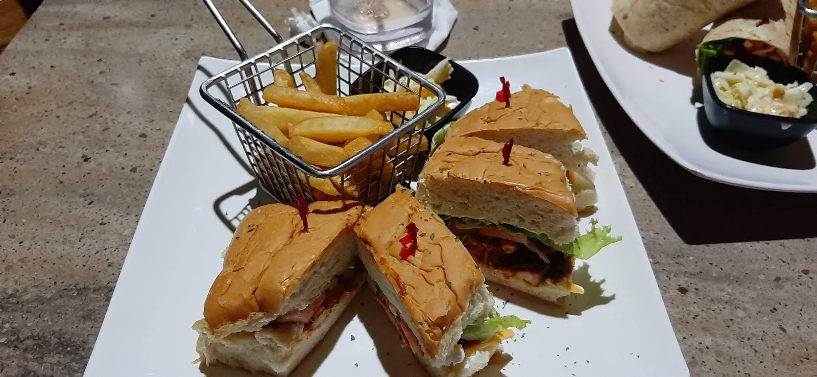 EndzZone Sports Bar and Grill - Image 2