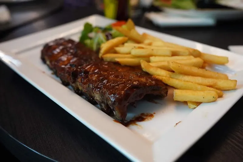 Charlie's Restaurant & Bar logo