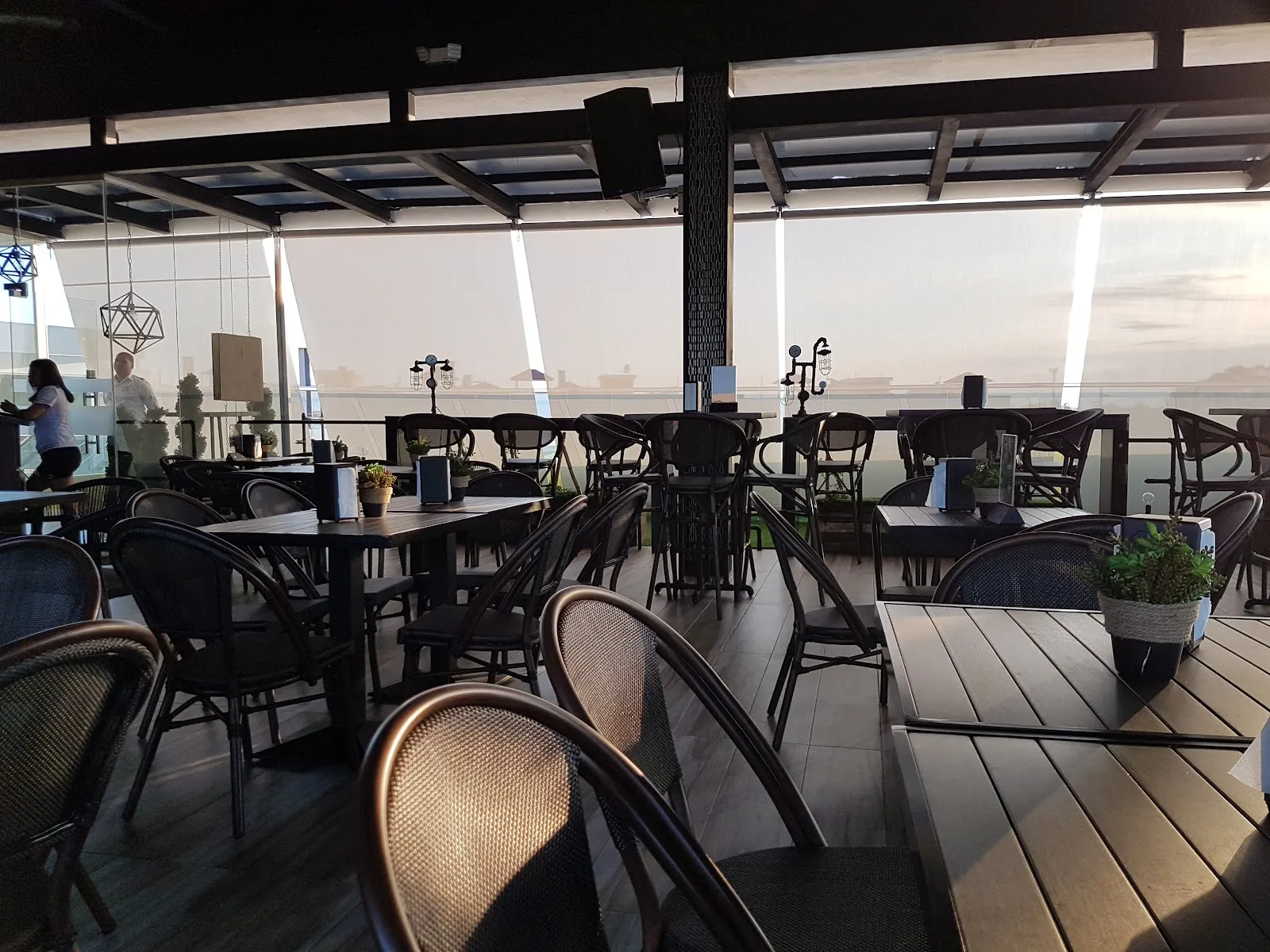 First Class Sport Bar - Image 4
