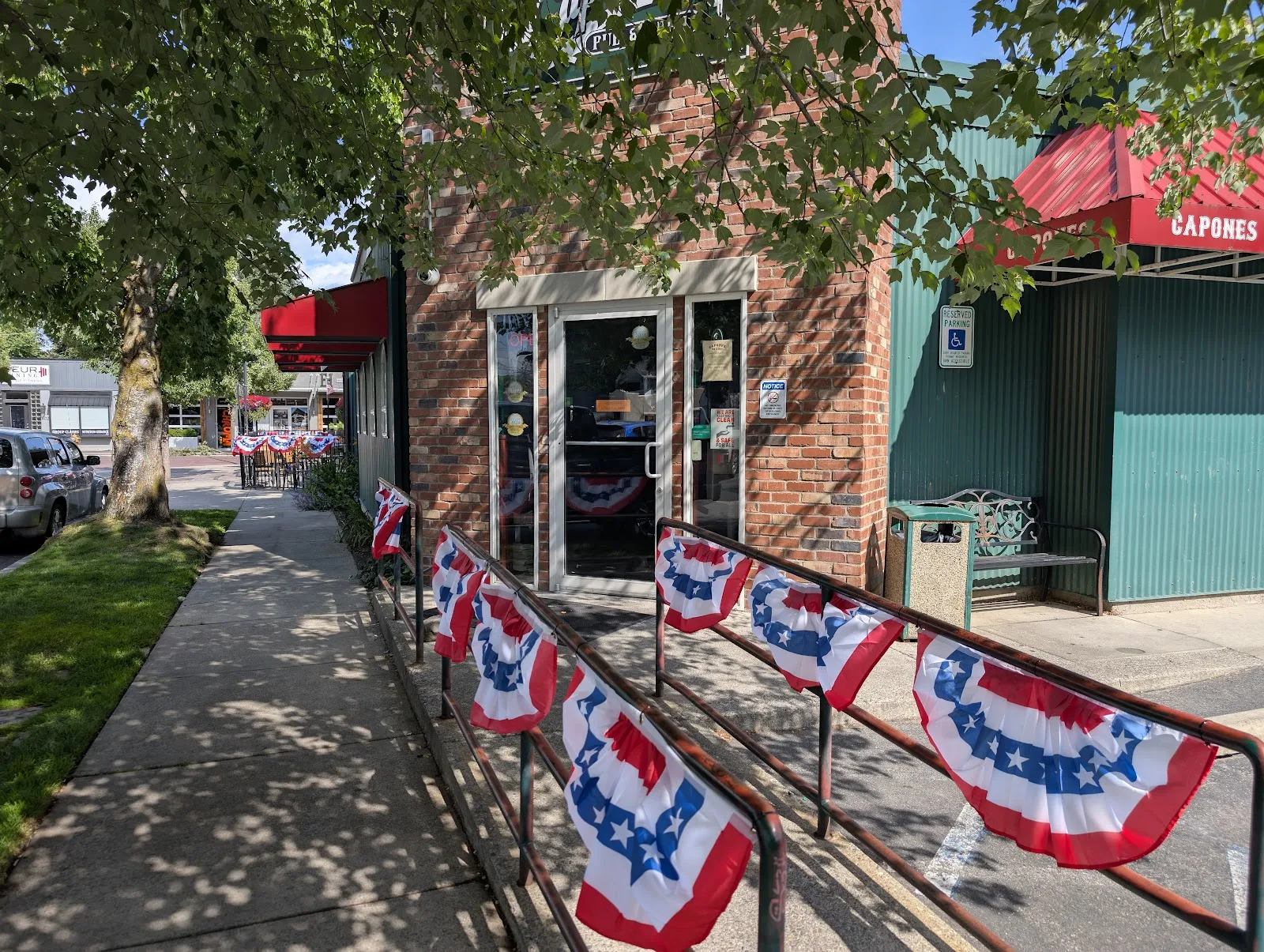Capone's Pub & Grill - Image 3