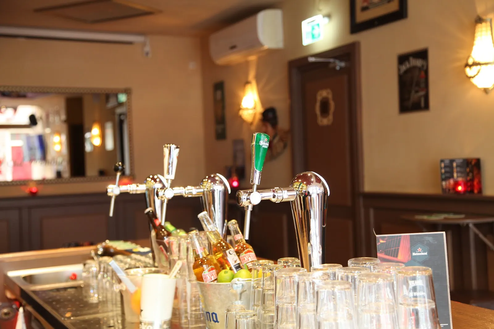 Café Old Wembley - Image 3