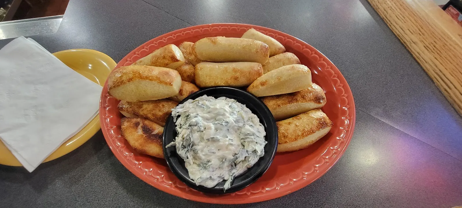 Mike's Pizza & Pub - Image 4