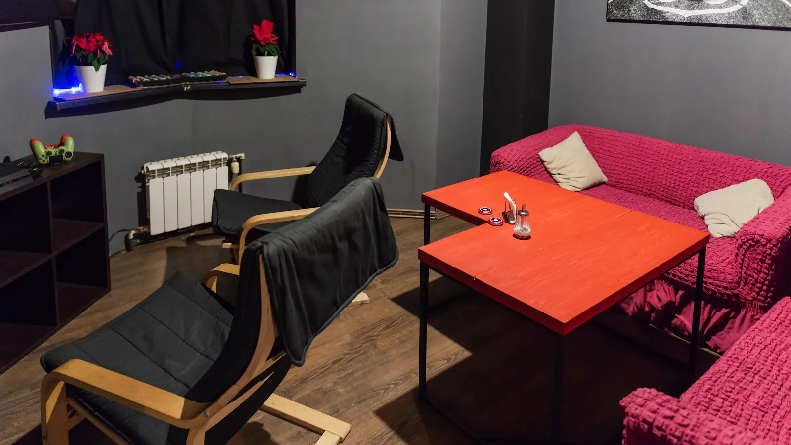 Inside Lounge - Image 3