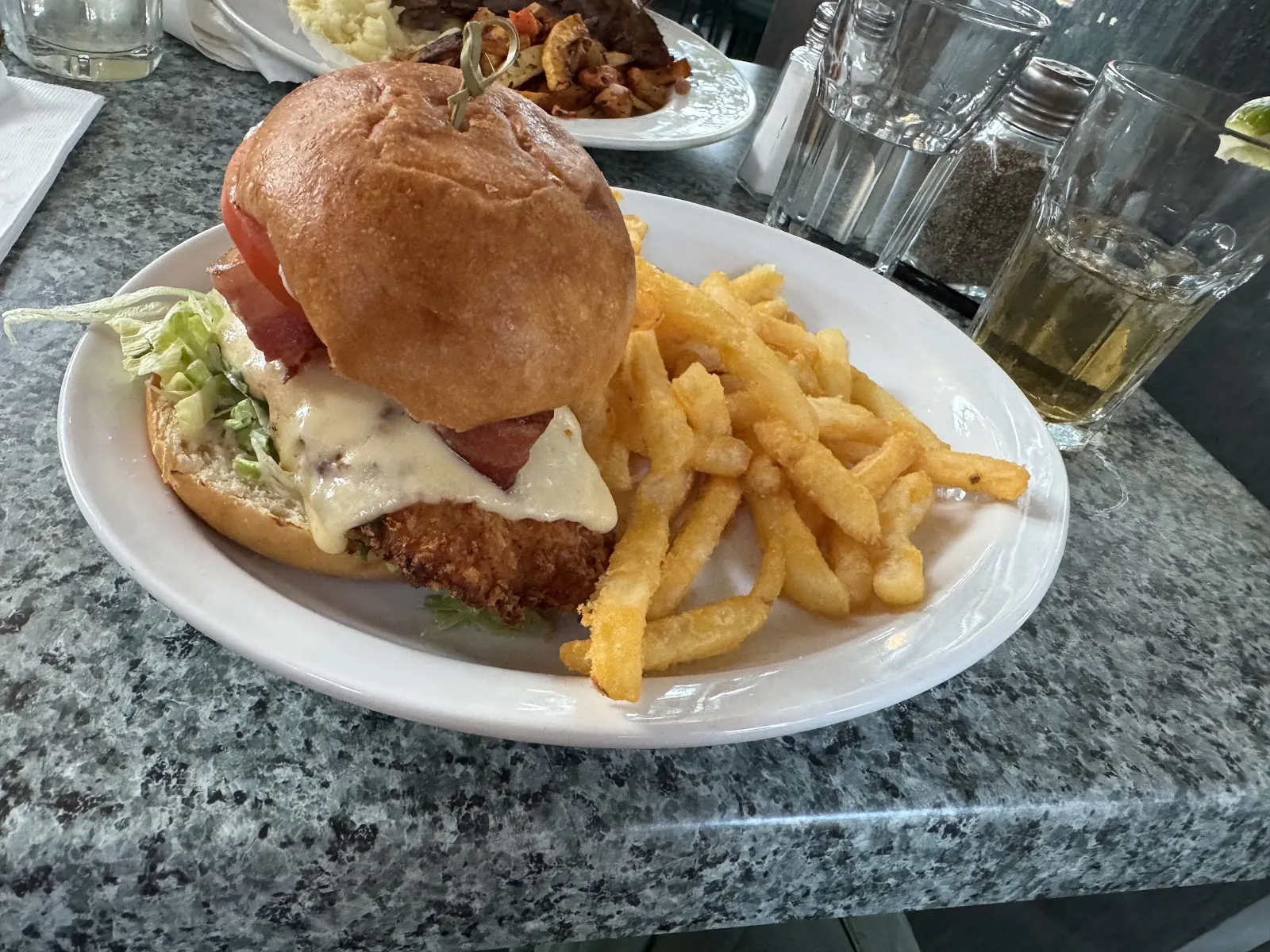 Hemingway's Restaurant & Bar - Image 4