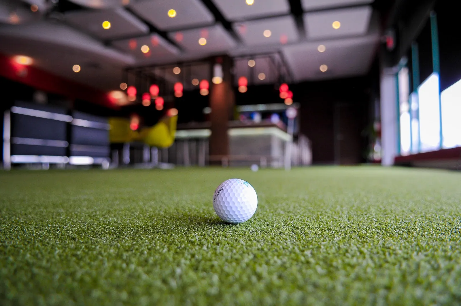 The Golf Lounge - Golf Simulator Richmond Hill - Indoor Golf - Image 2