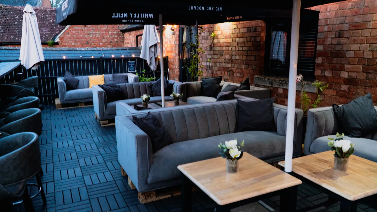 The Red Lion - Image 4