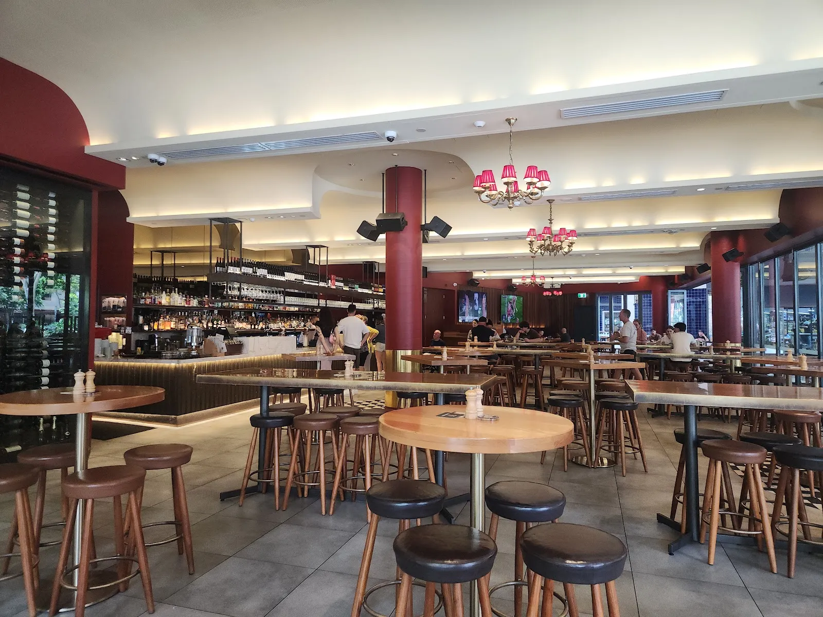 Pig N Whistle West End - Image 4