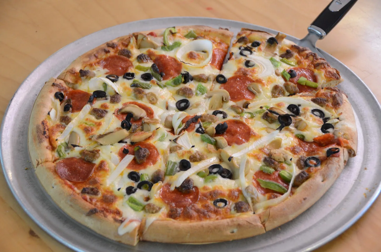 J & J's Sports Bar & Grill - Image 3
