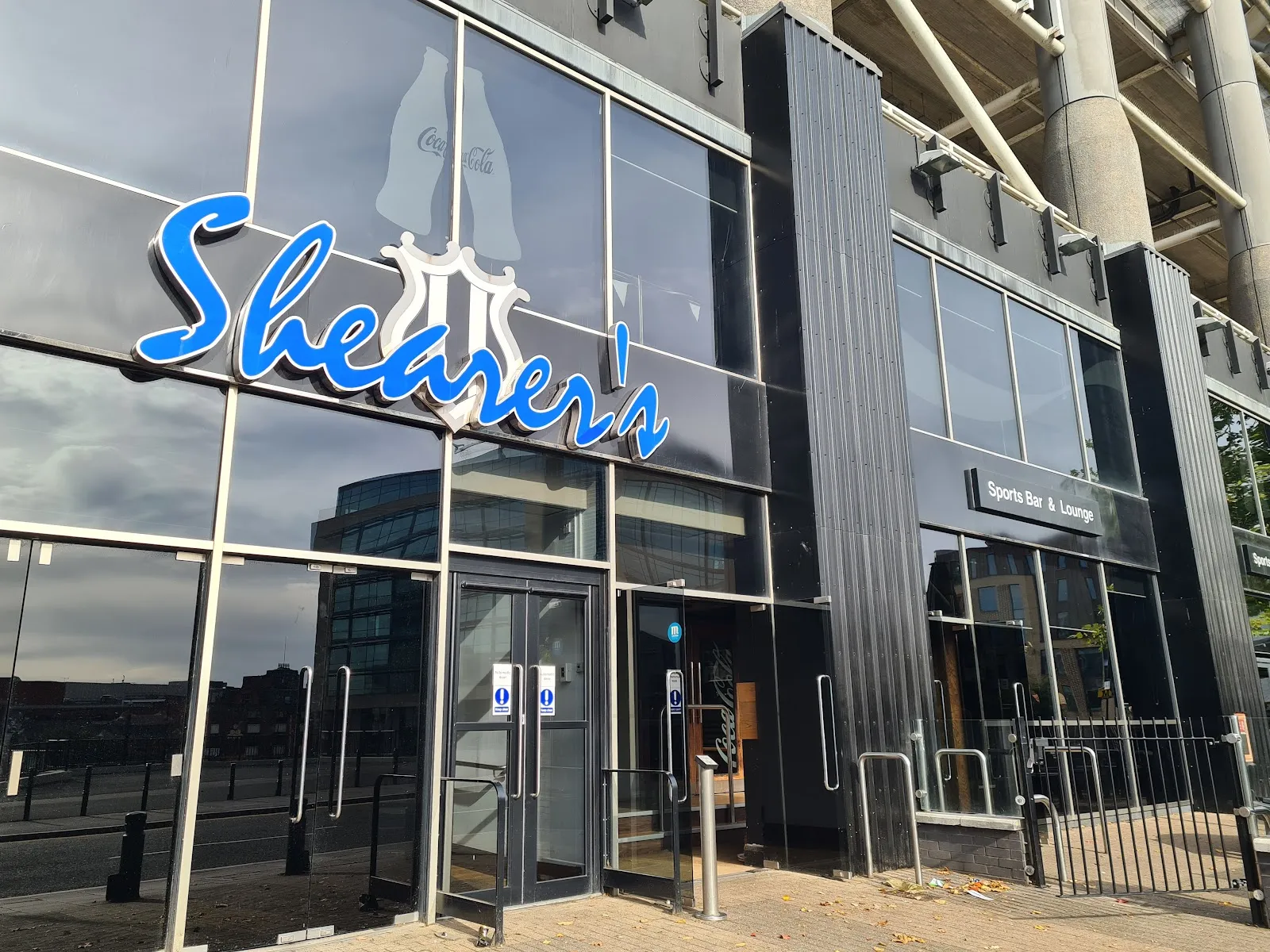 Shearer's Sports Bar & Lounge - Image 4