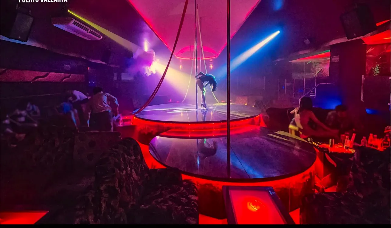 Taboo show girls & dinner - Image 3