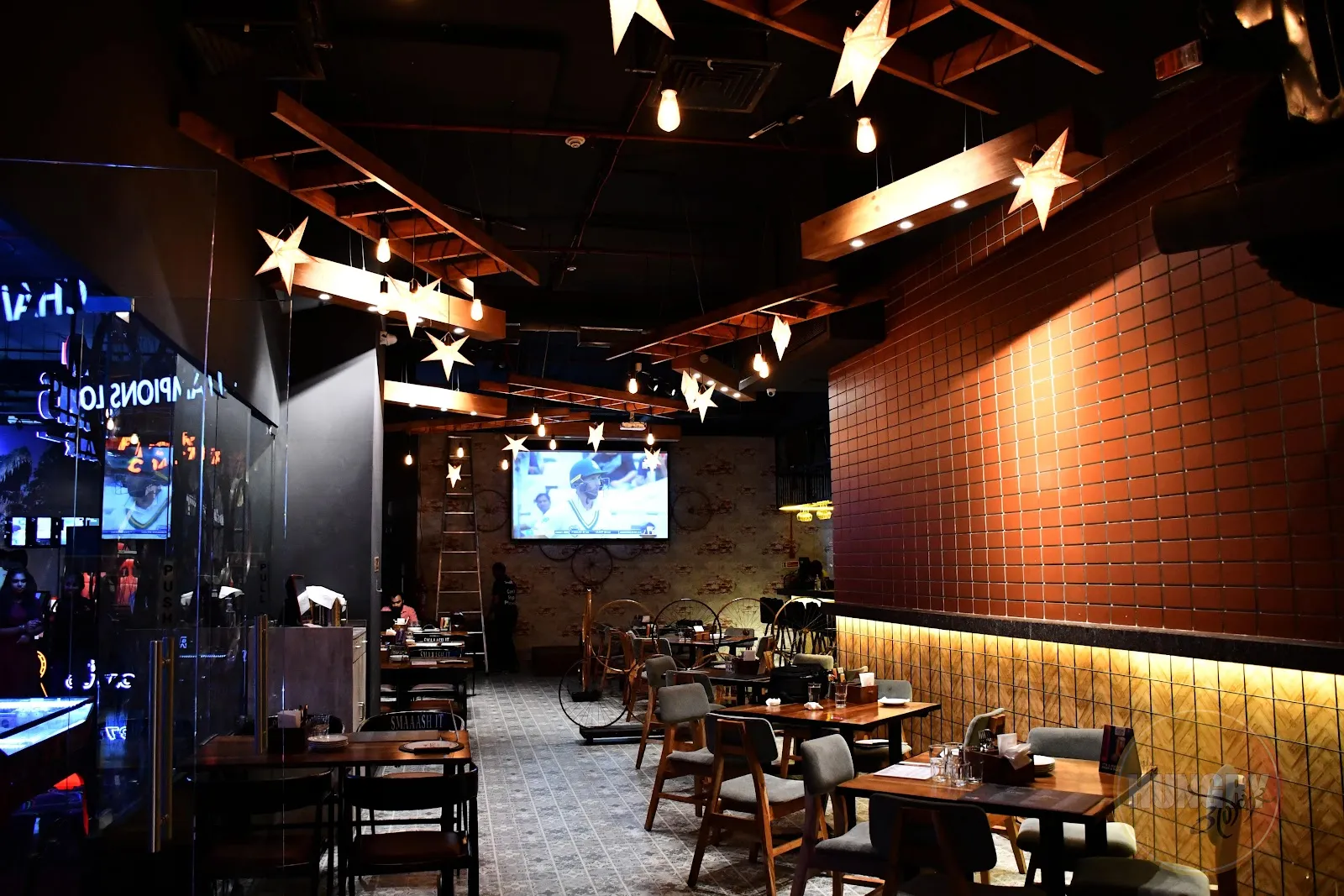 Smaaash | Sports Bar R-City