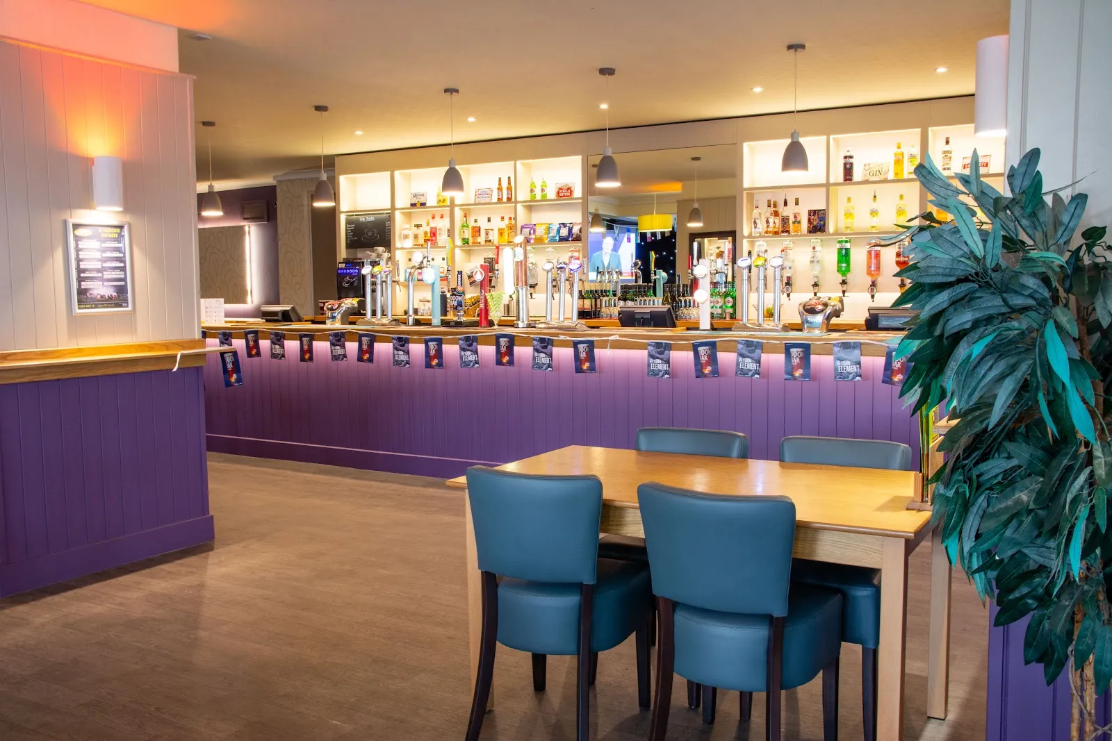 Alberts Bar - Image 4
