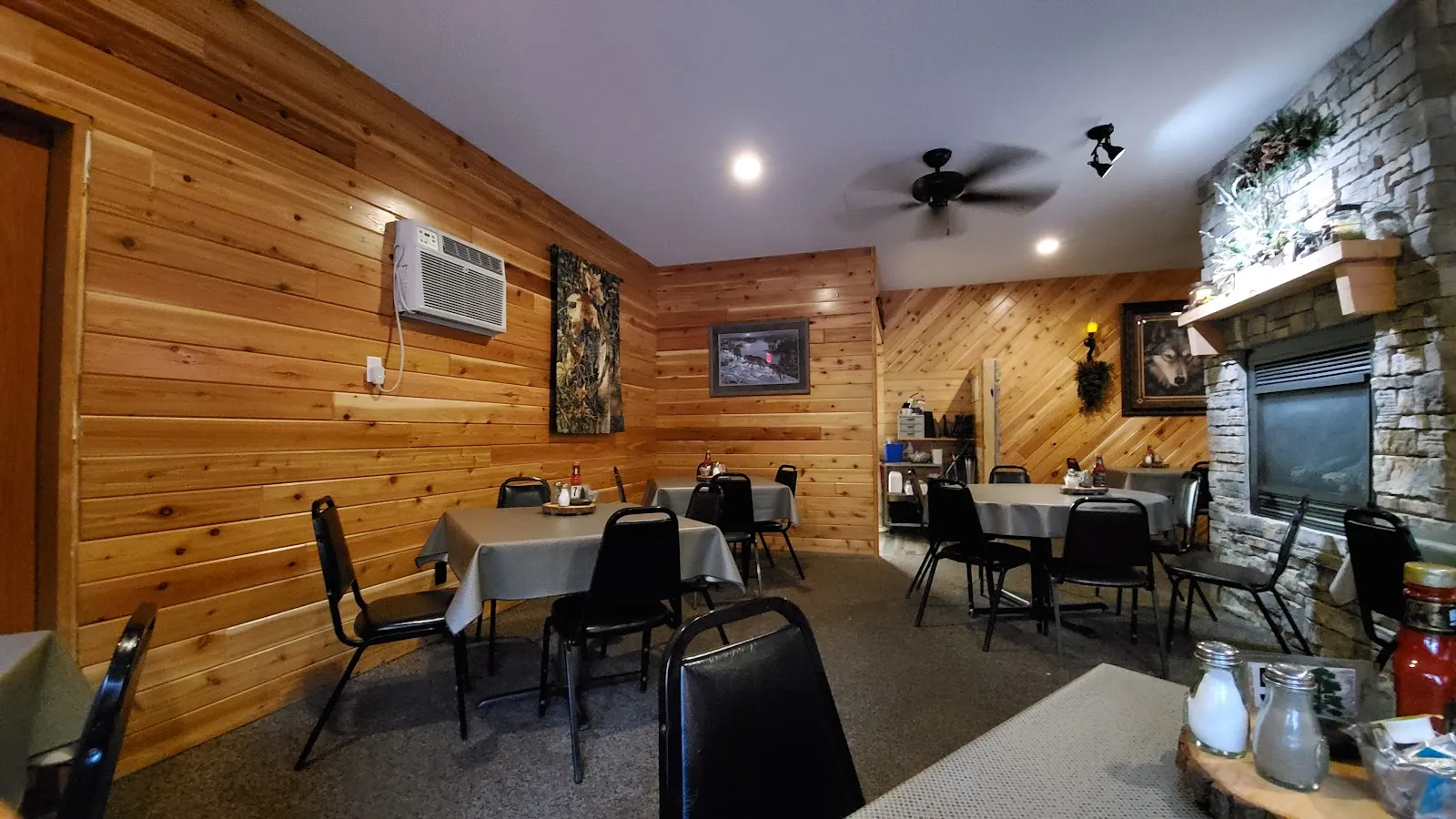 Wolff's River Inn