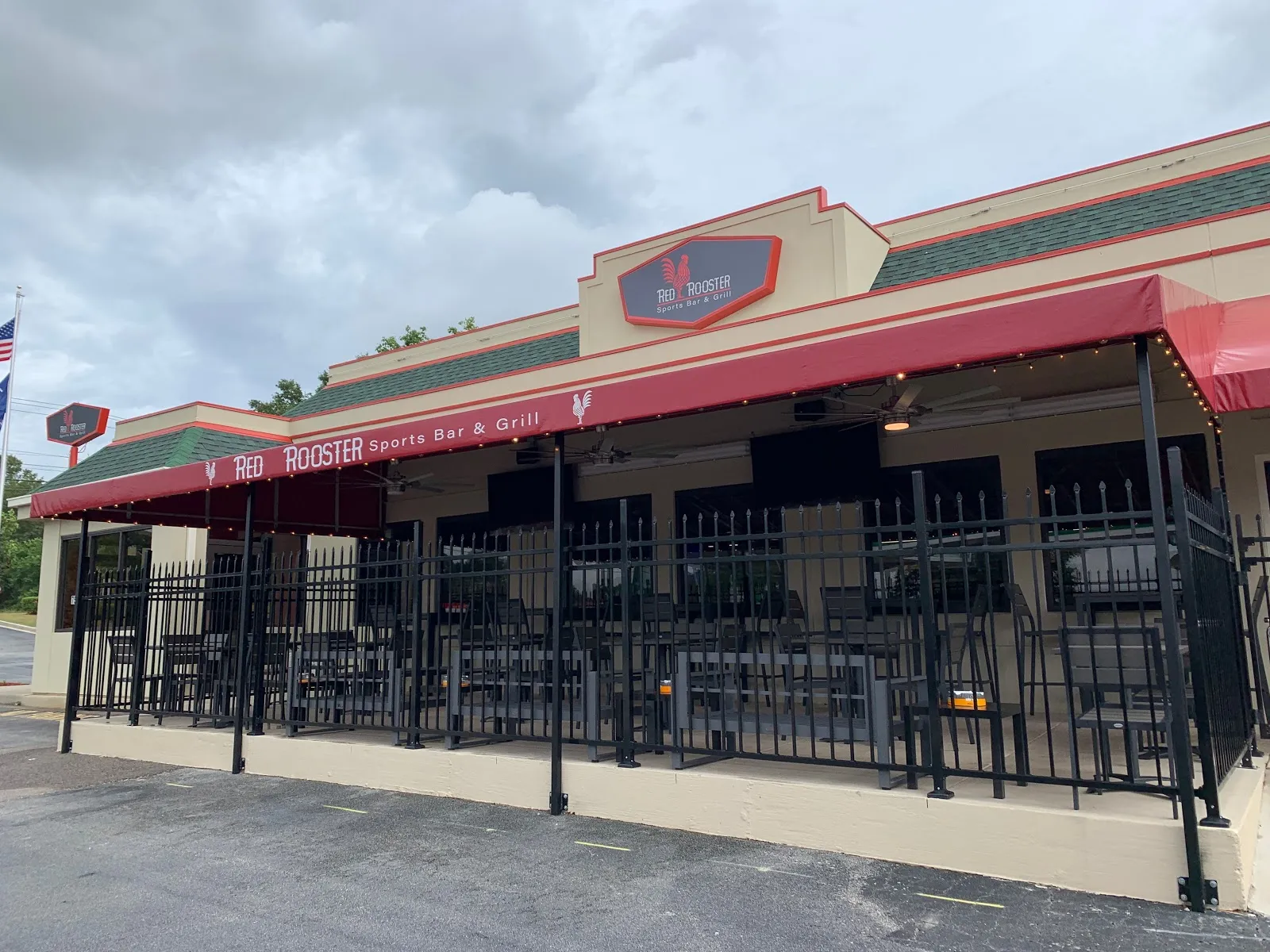 Red Rooster Sports Bar and Grill logo