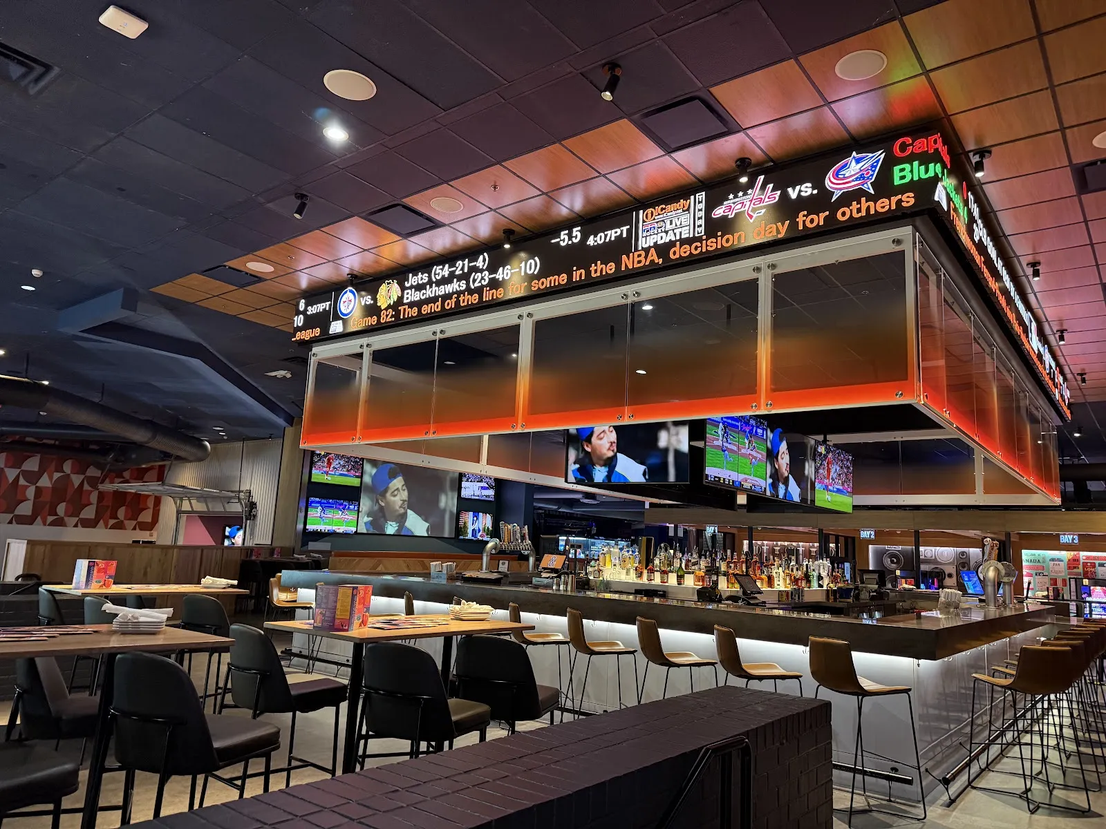 Dave & Busters