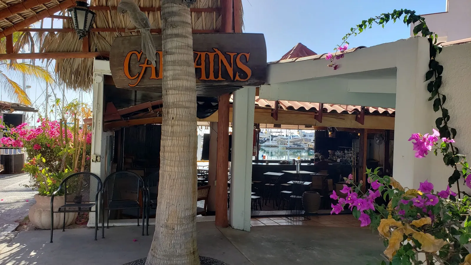 Captains Sunset Bar - Image 4