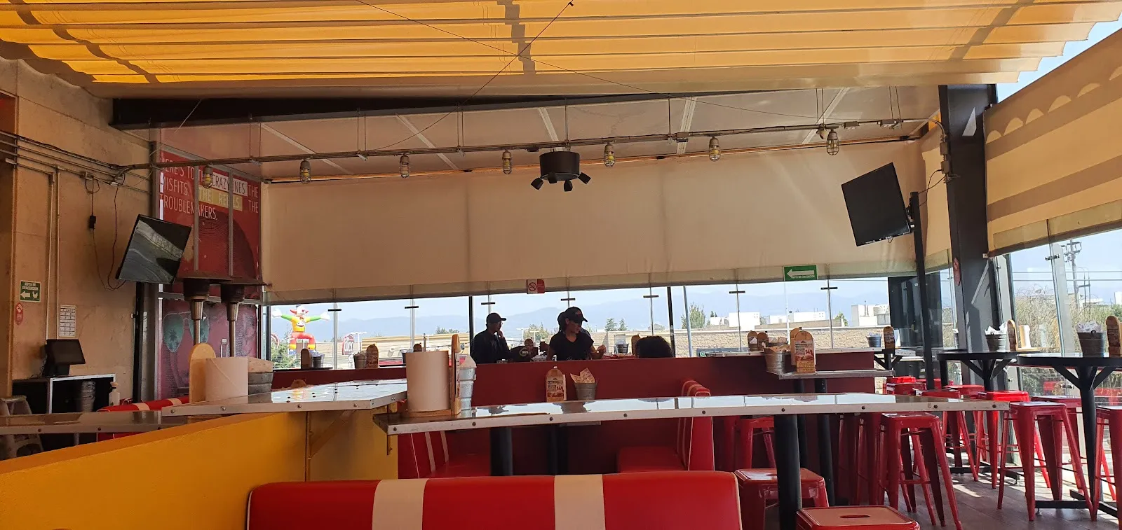 Rebel Wings Metepec - Image 3