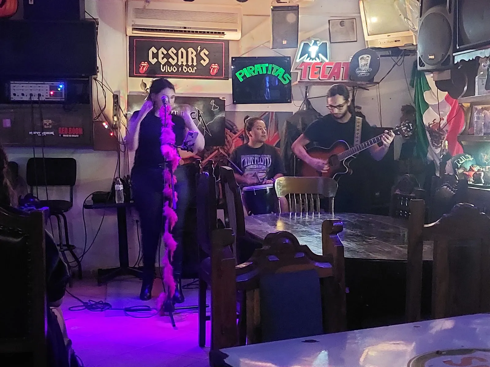 Cesar's Bar & Grill - Image 2