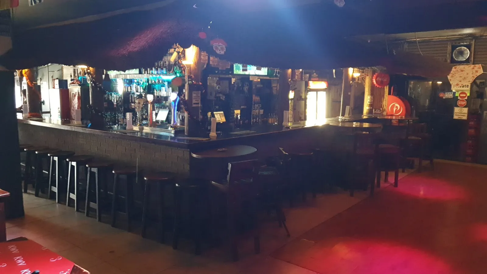 Golden Oldies Sports Bar - Image 4