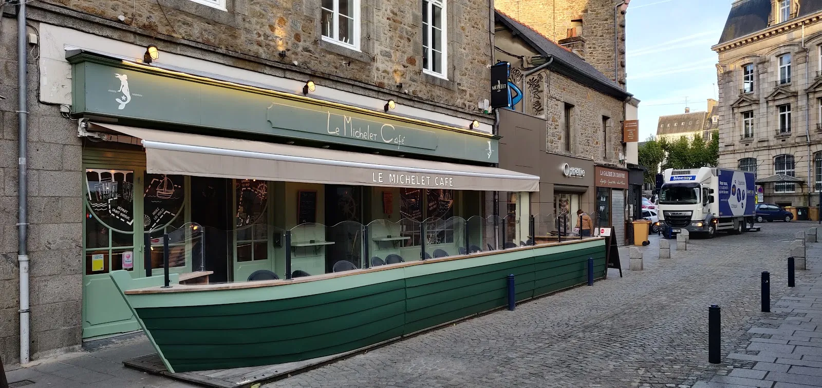 Le Michelet Café - Image 2