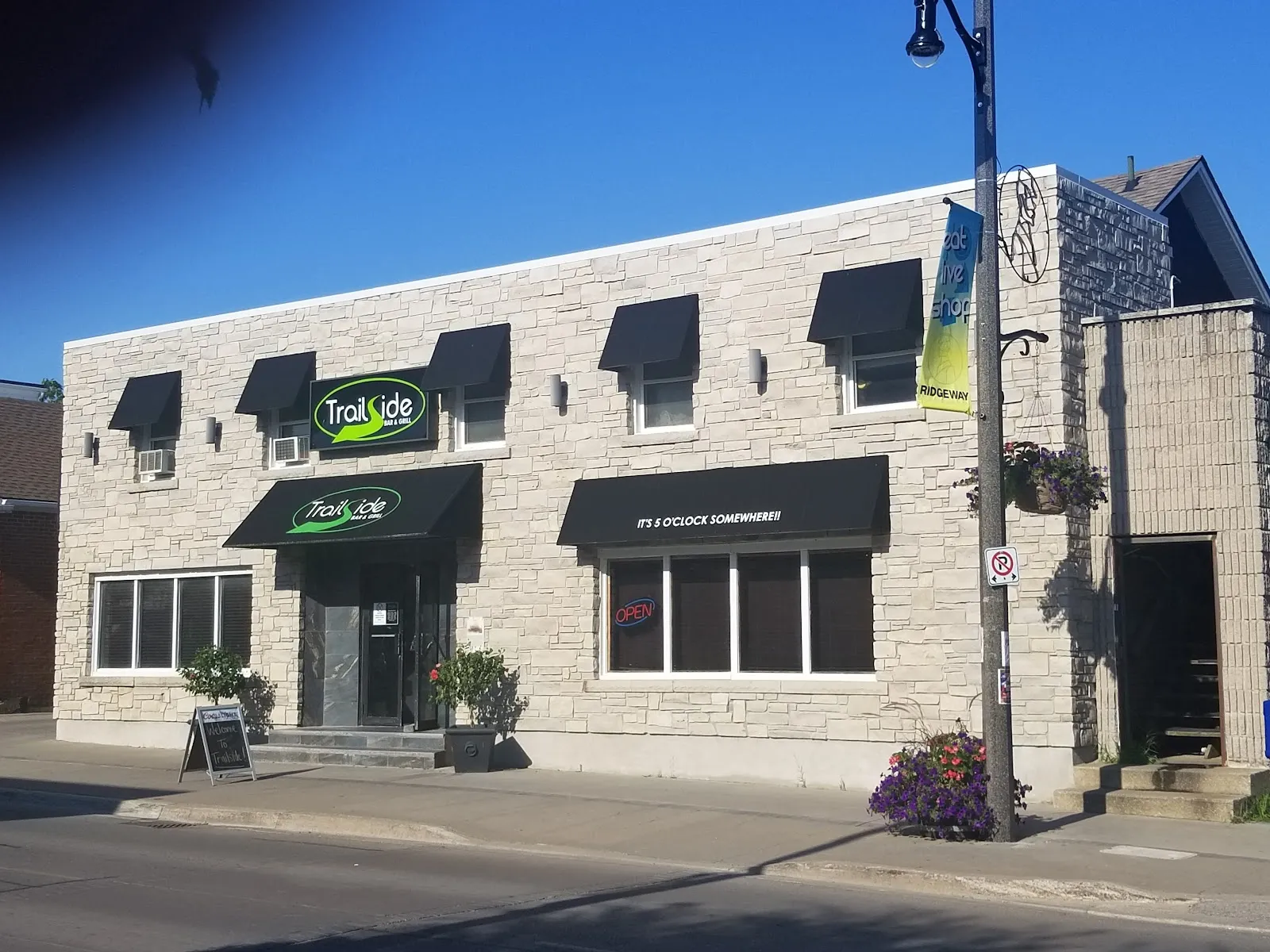 Trailside Bar And Grill - Image 4