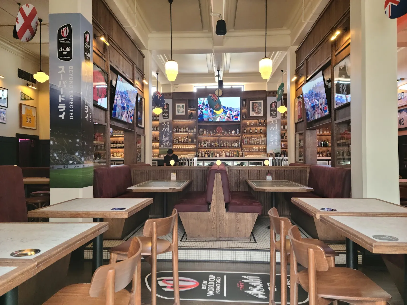 Schapiro's Sports Bar - Image 4