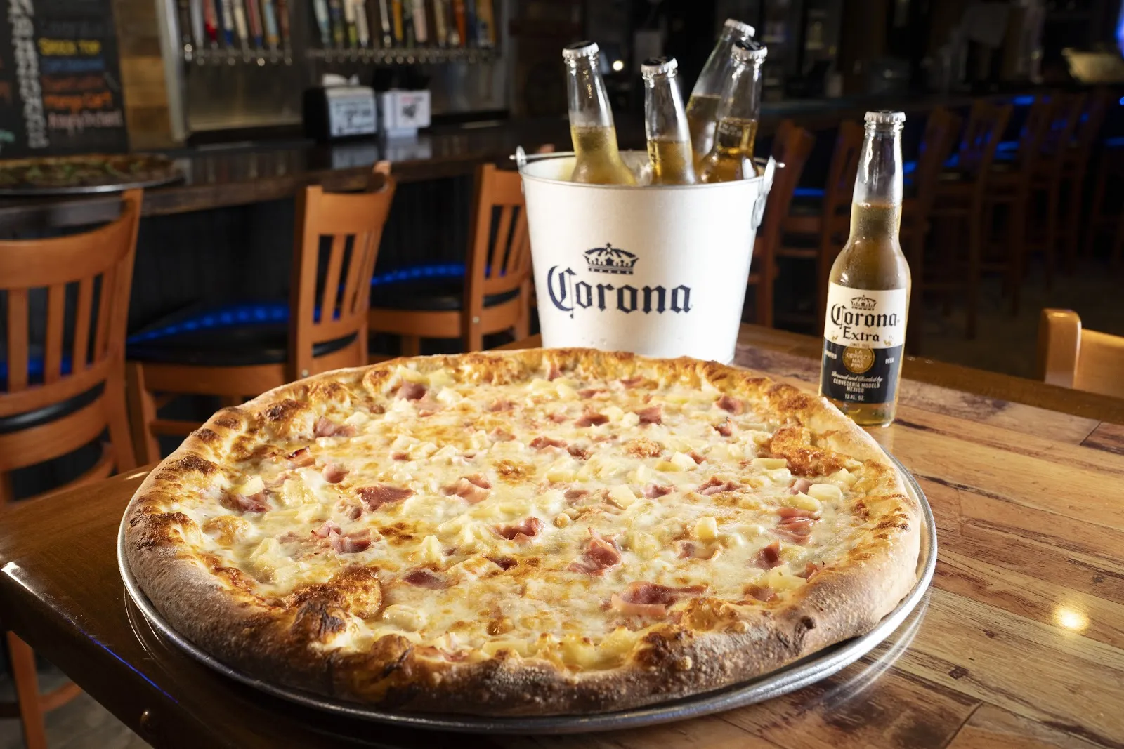 Downtown Pizza Sports Bar and Grill