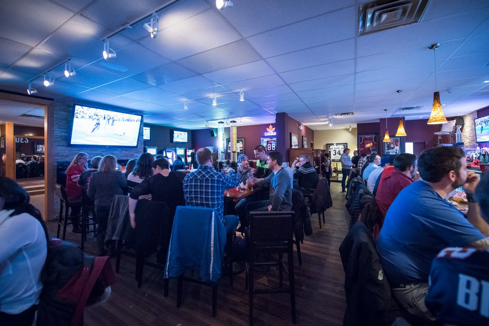 The Bigs Ultimate Sports Grill logo