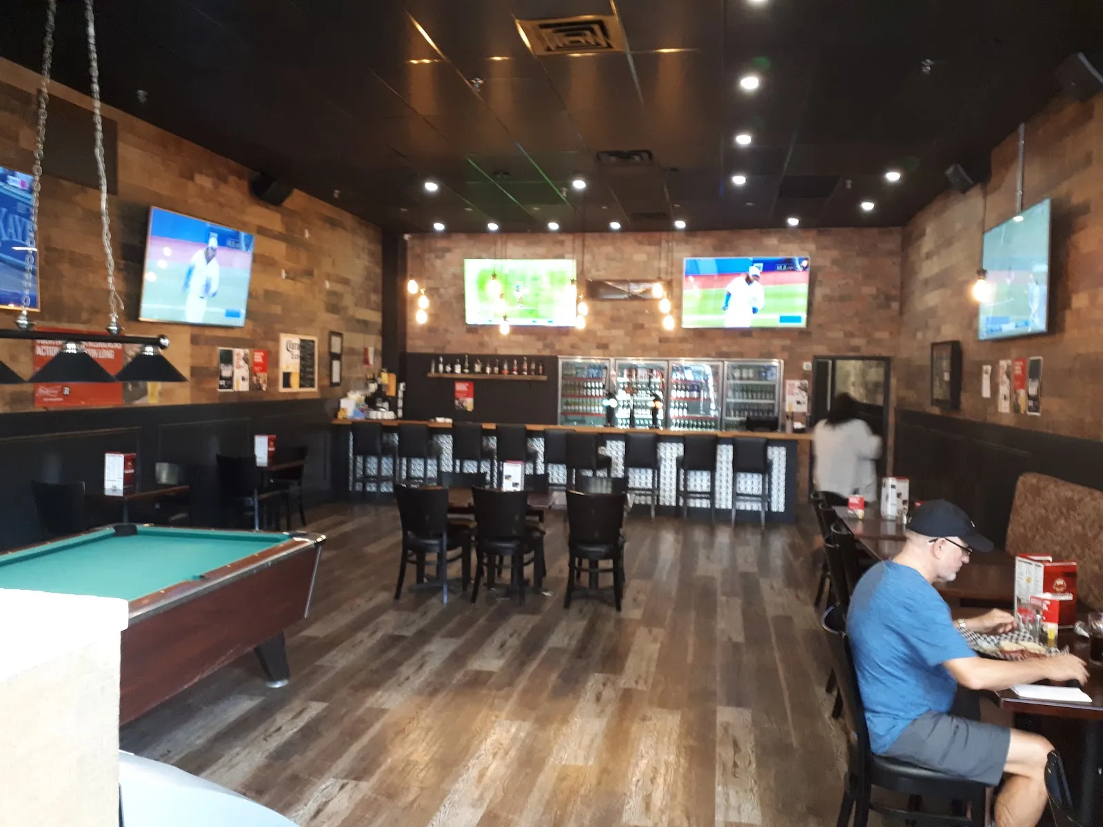 Ralph's Sports Bar - Image 2