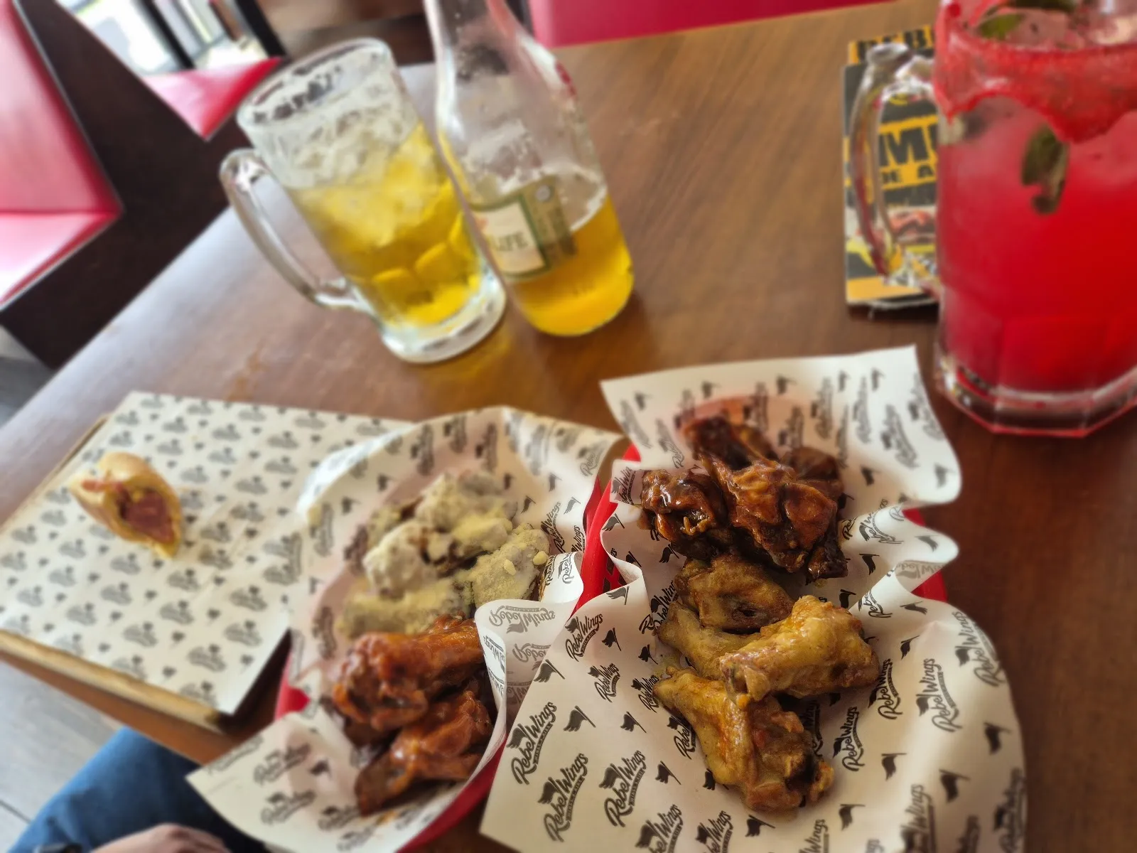 Rebel Wings Metepec - Image 4